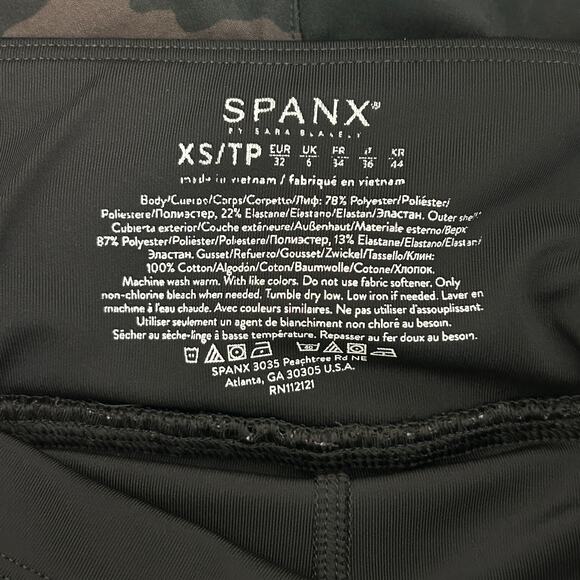Spanx Black Camouflage Camo Get Moving Shorts Sz XS - Picture 4 of 6